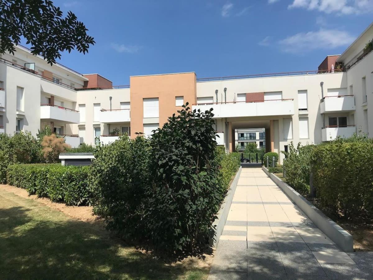Appart The Good Stay Disneyland Montevrain Exterior photo